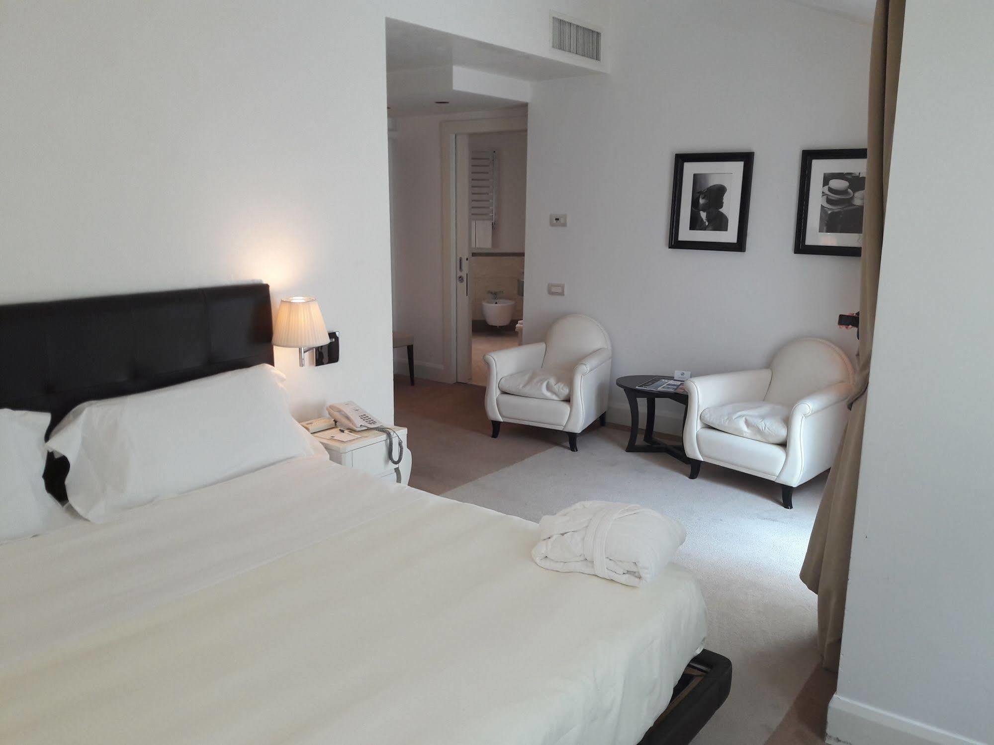Maison Milano | Una Esperienze Luaran gambar